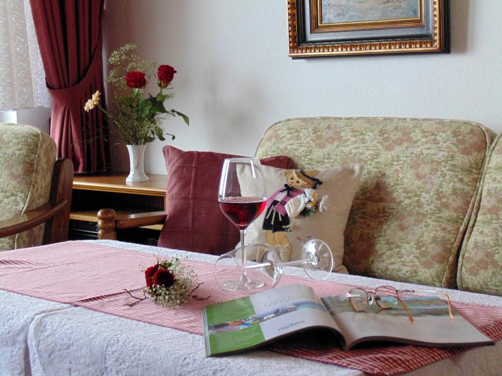 Uschi's Steinroeschen Apartment